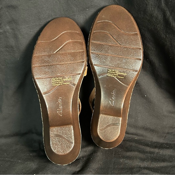 Clarks Wendy River Fisherman Sandals - Picture 2 of 3